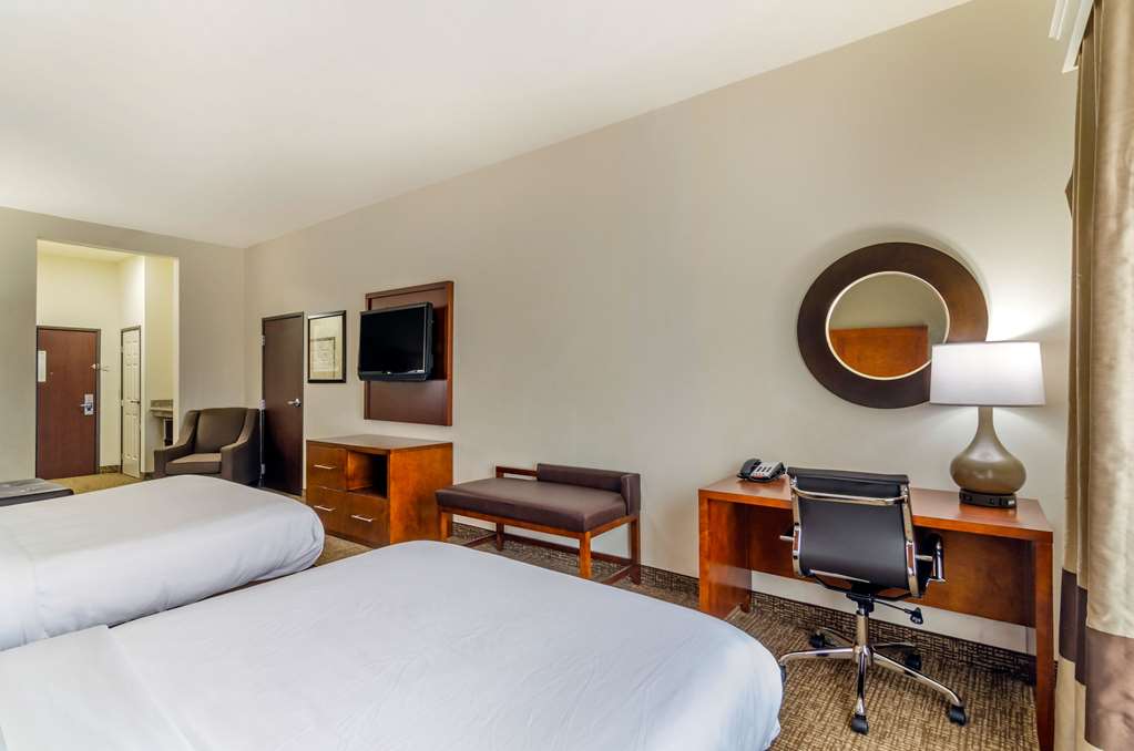 Comfort Inn & Suites near Bethel College - photo 38