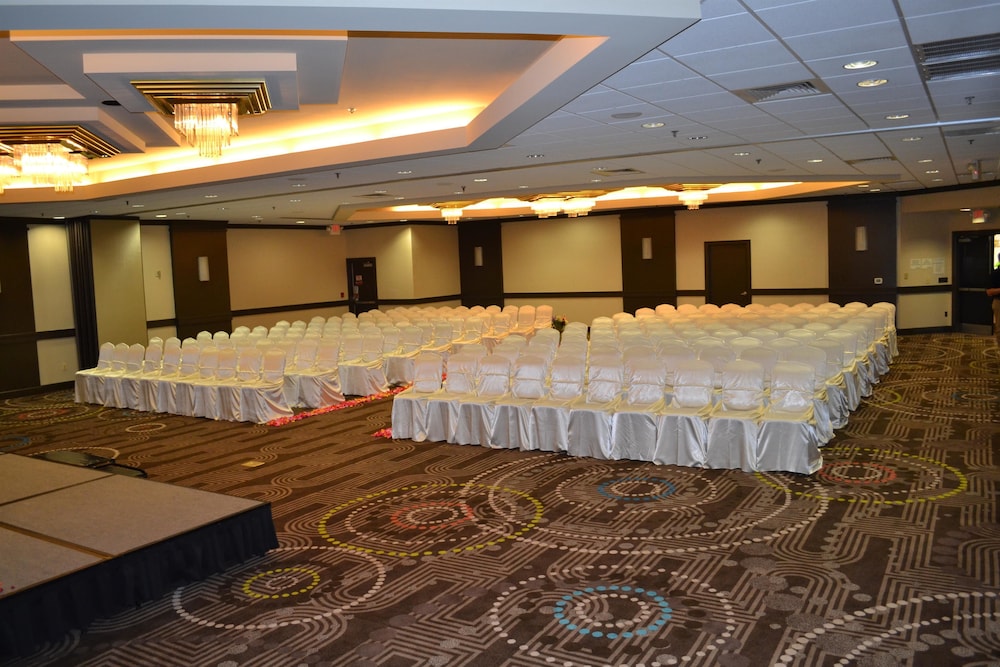 Doubletree by Hilton Houston Hobby Airport - photo 49