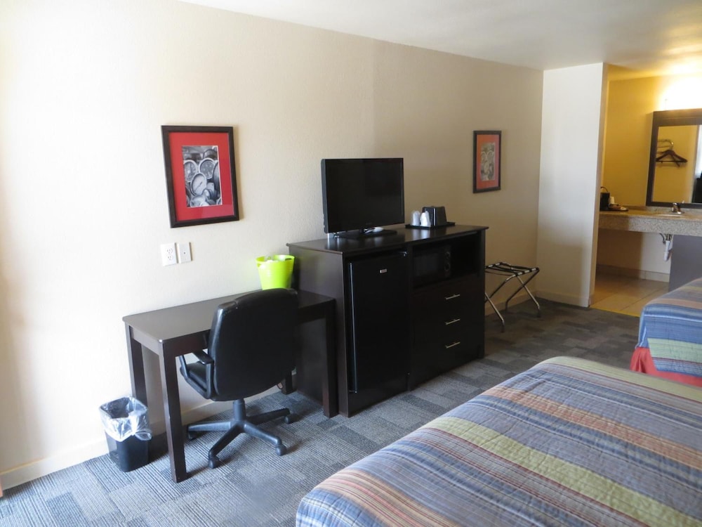Kenedy Country Inn - photo 12