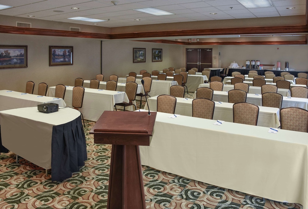 Hampton Inn & Suites Youngstown Canfield - photo 74