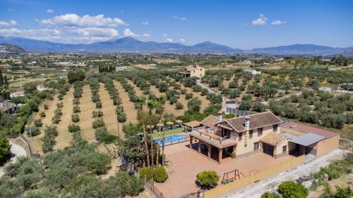 Cubo's Villa Los Javieles — 4-Star Luxury Hotel in Alhaurin El Grande, Spain