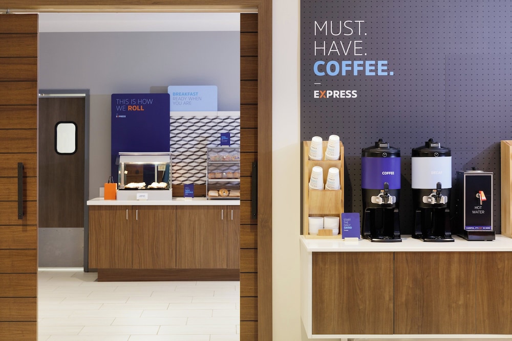 Holiday Inn Express & Suites Linden Newark South by IHG - photo 25