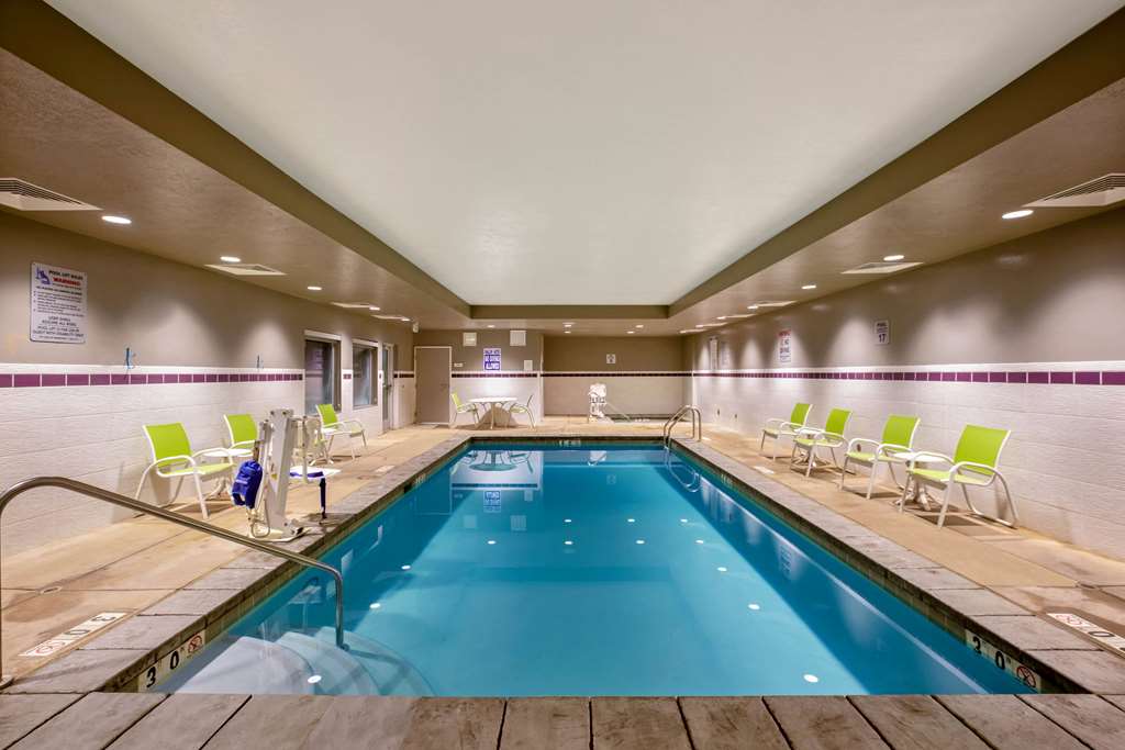 La Quinta Inn & Suites by Wyndham Cedar City - photo 7
