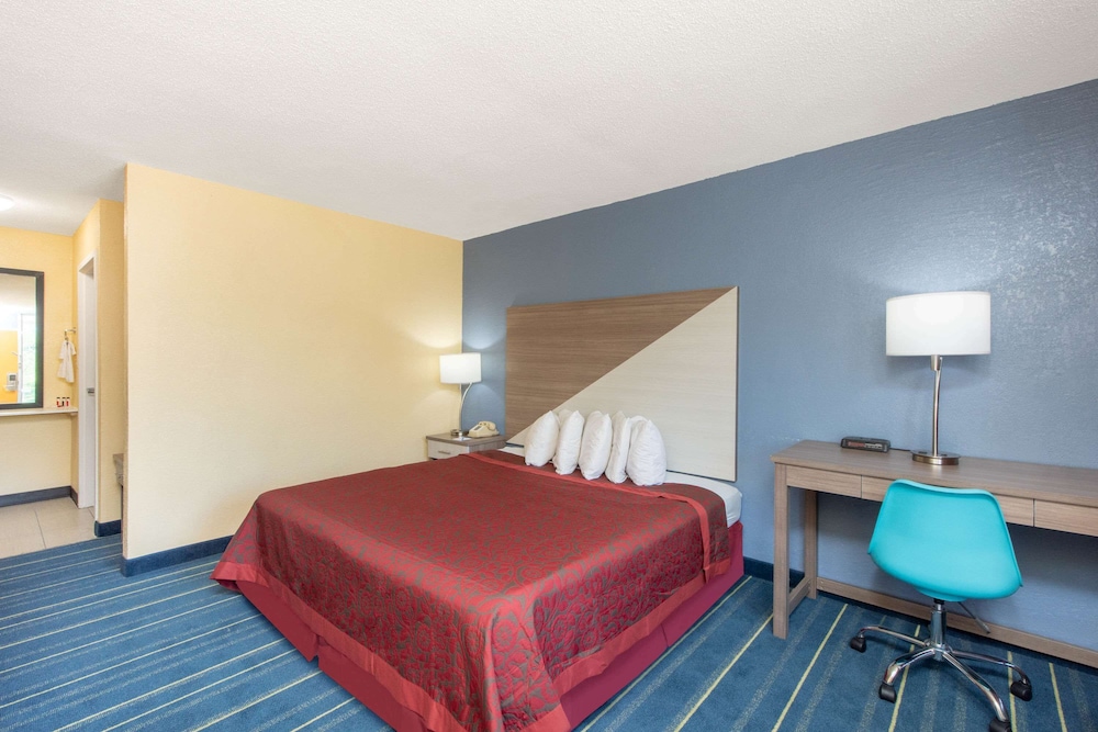 Days Inn by Wyndham Salem - photo 12