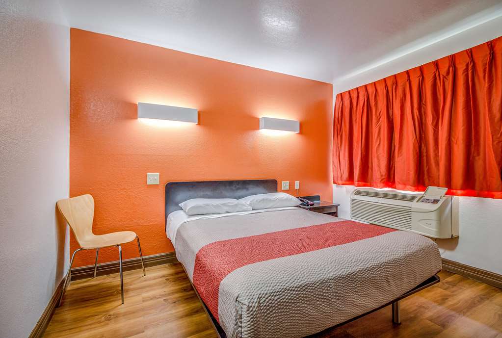 Motel 6 Conroe TX - photo 7