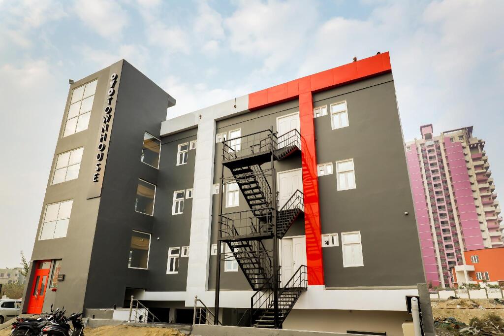 Townhouse Siddharth Vihar Ghaziabad — 4-Star Luxury Hotel in Ghaziabad, India