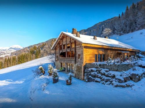 Chalet Colombine OVO Network — 5-Star Luxury Hotel in Thones, France
