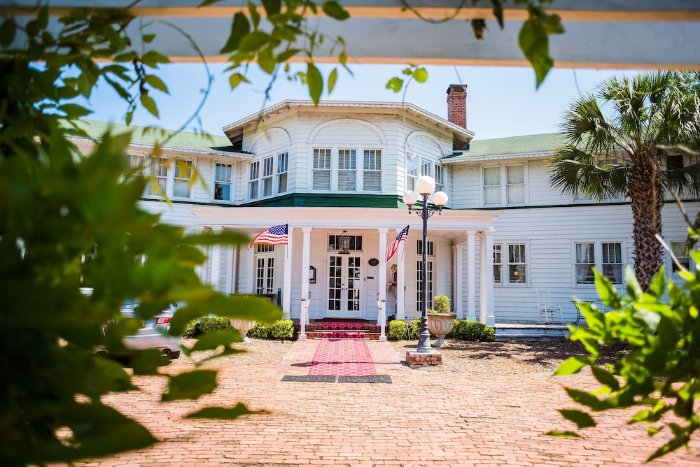 Putnam Lodge Hotel and Spa - featured photo