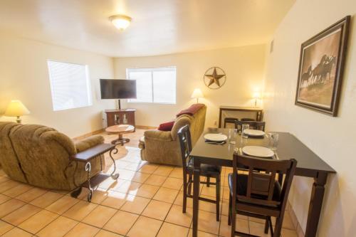 Stagecoach Suites - photo 48
