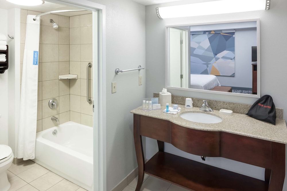 Hampton Inn & Suites Oklahoma City Bricktown - photo 25