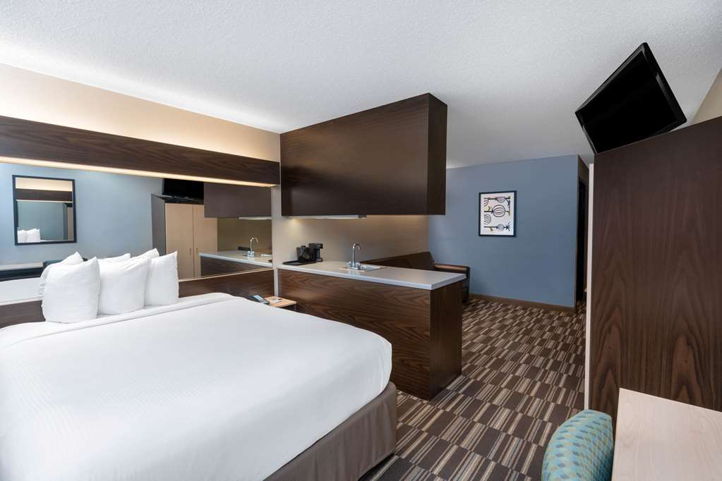Microtel Inn and Suites by Wyndham Columbus North - photo 25