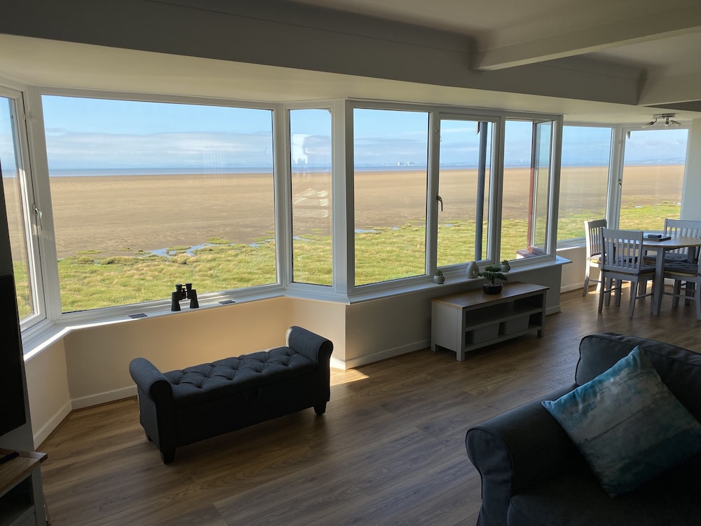 Flat 3 Sandridge Court — 4-Star Luxury Hotel in Fleetwood, United Kingdom