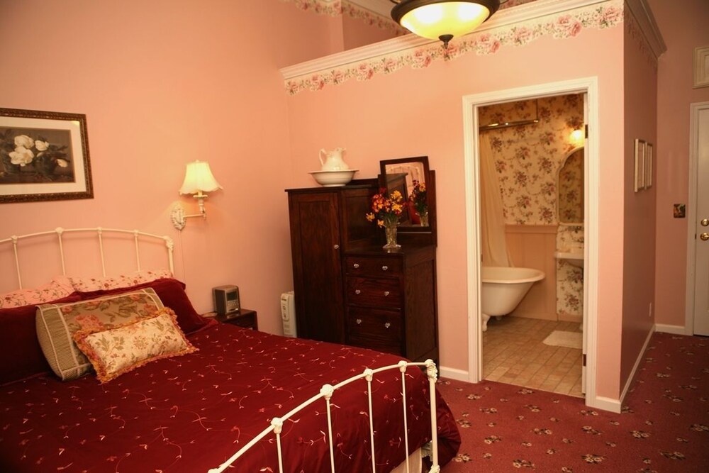 Pescadero Creek Inn - photo 10