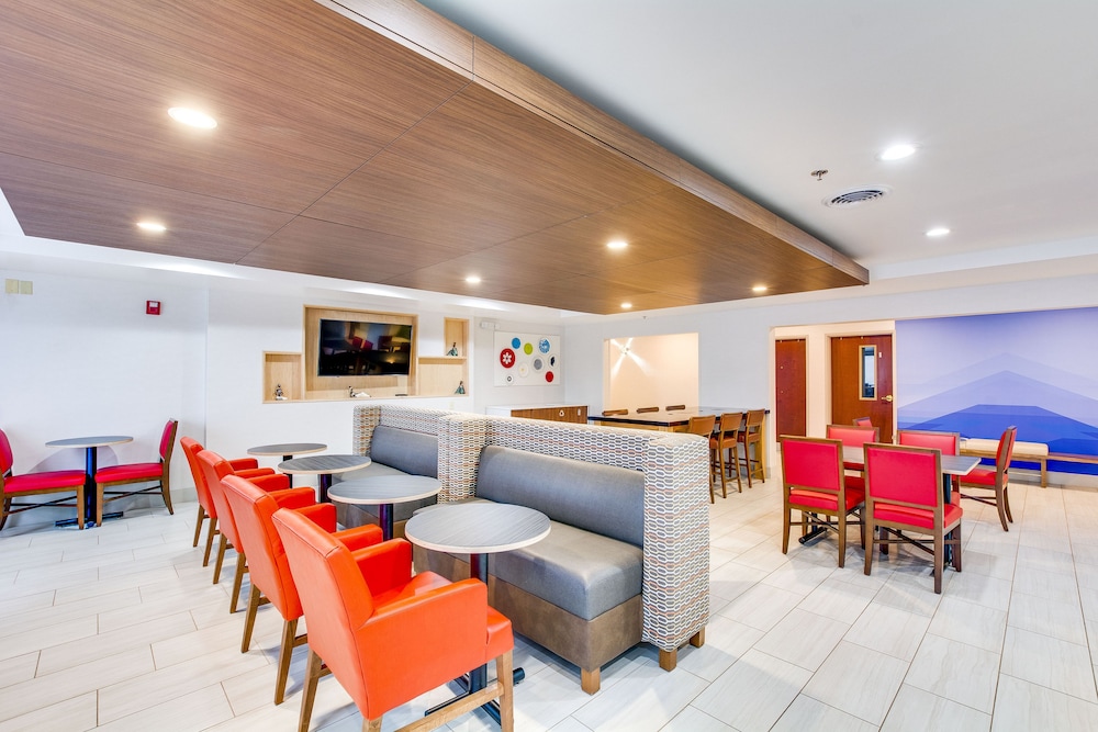 Holiday Inn Express Vincennes by IHG - photo 25