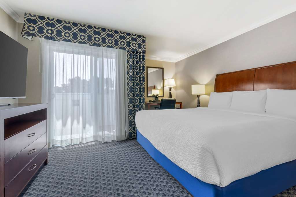 Best Western Plus Marina Shores Hotel - photo 19