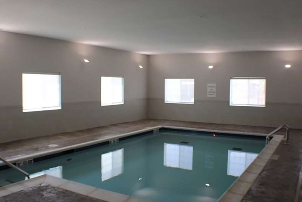 Microtel Inn & Suites by Wyndham Liberty NE Kansas City Area - photo 7