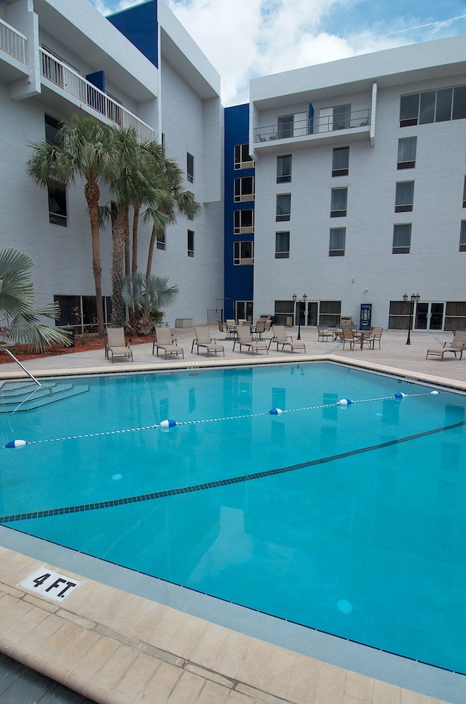 Southbank Hotel by Marriott Jacksonville Riverwalk - photo 19