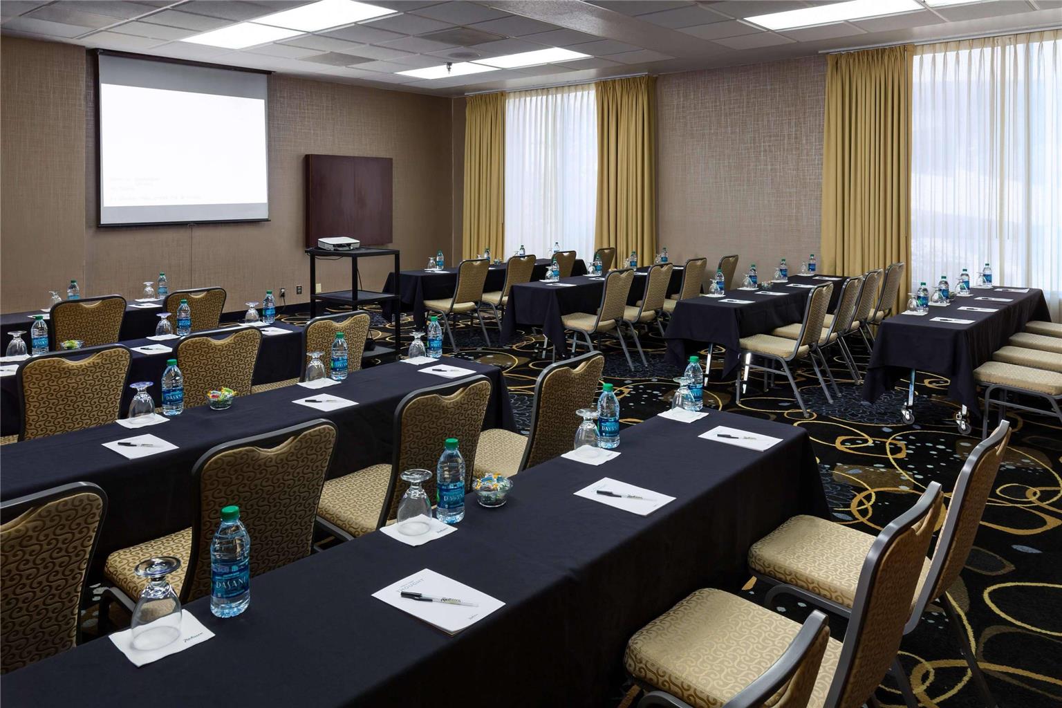 Radisson Hotel Bismarck - photo 18