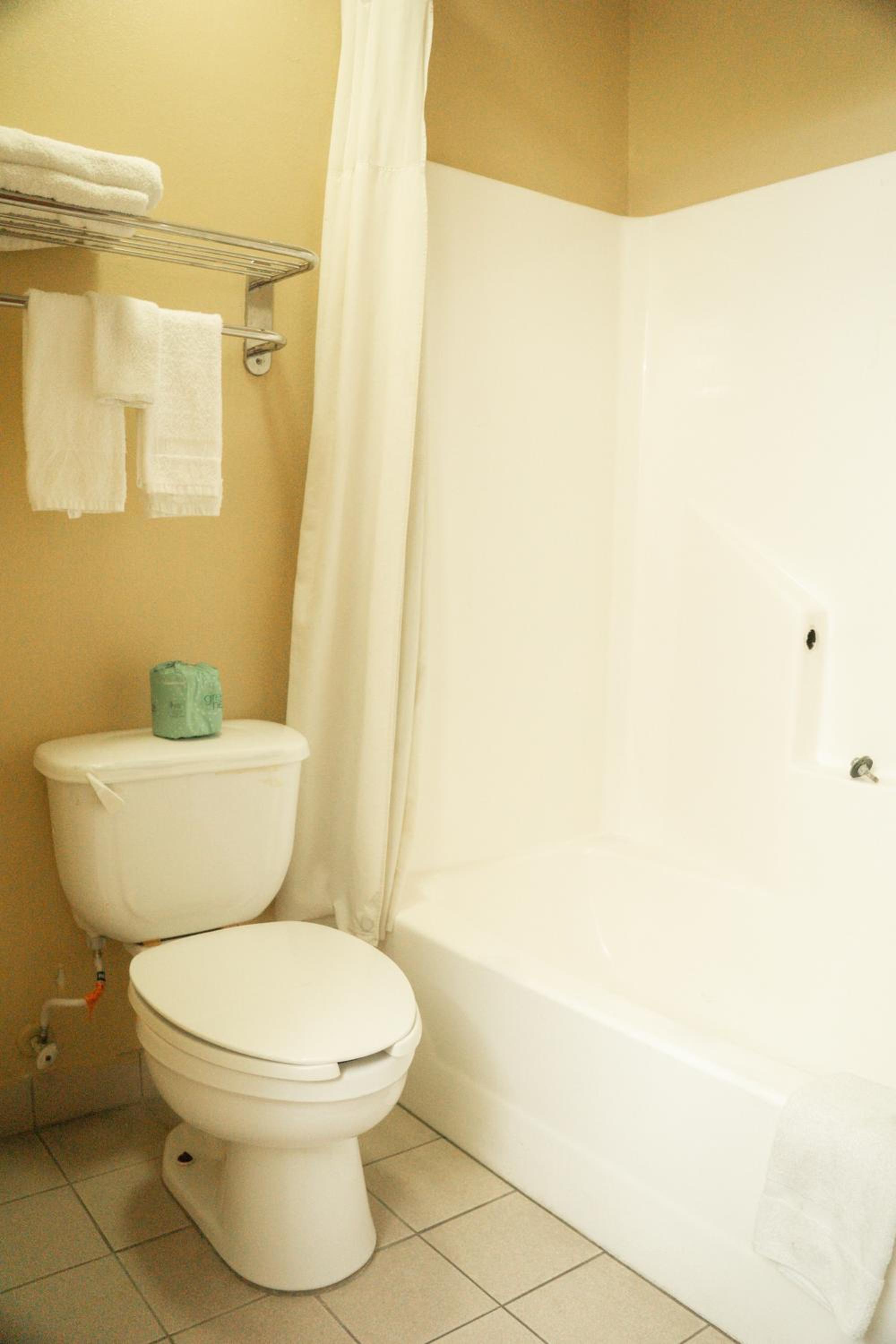 Capital O Fairway Inn Baytown La Porte TX - photo 34