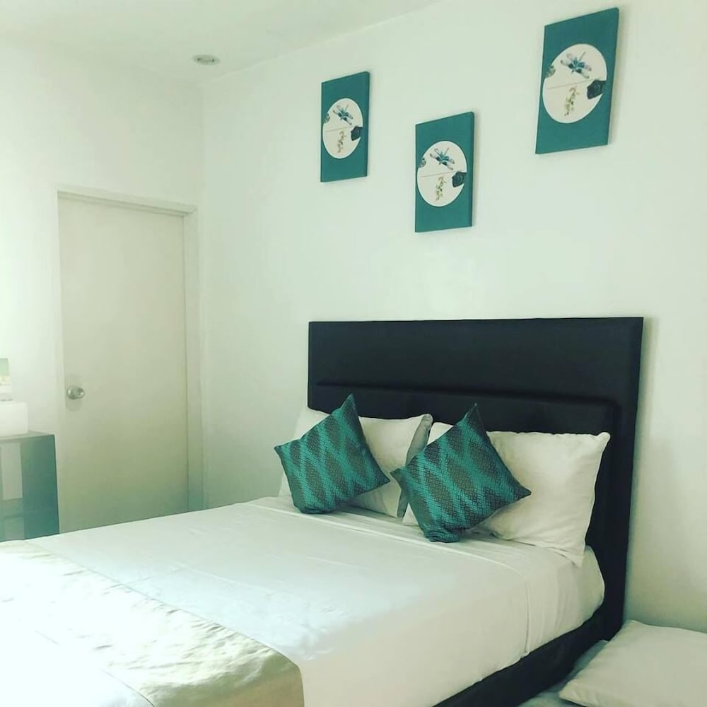 The Blanket Hotel Restaurant & Coffee — Ilagan — photo 4