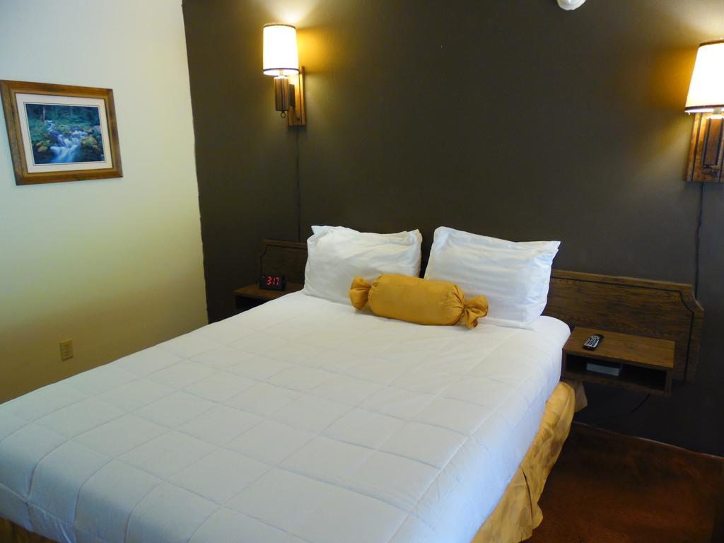 Hudson Inn Milford - photo 13