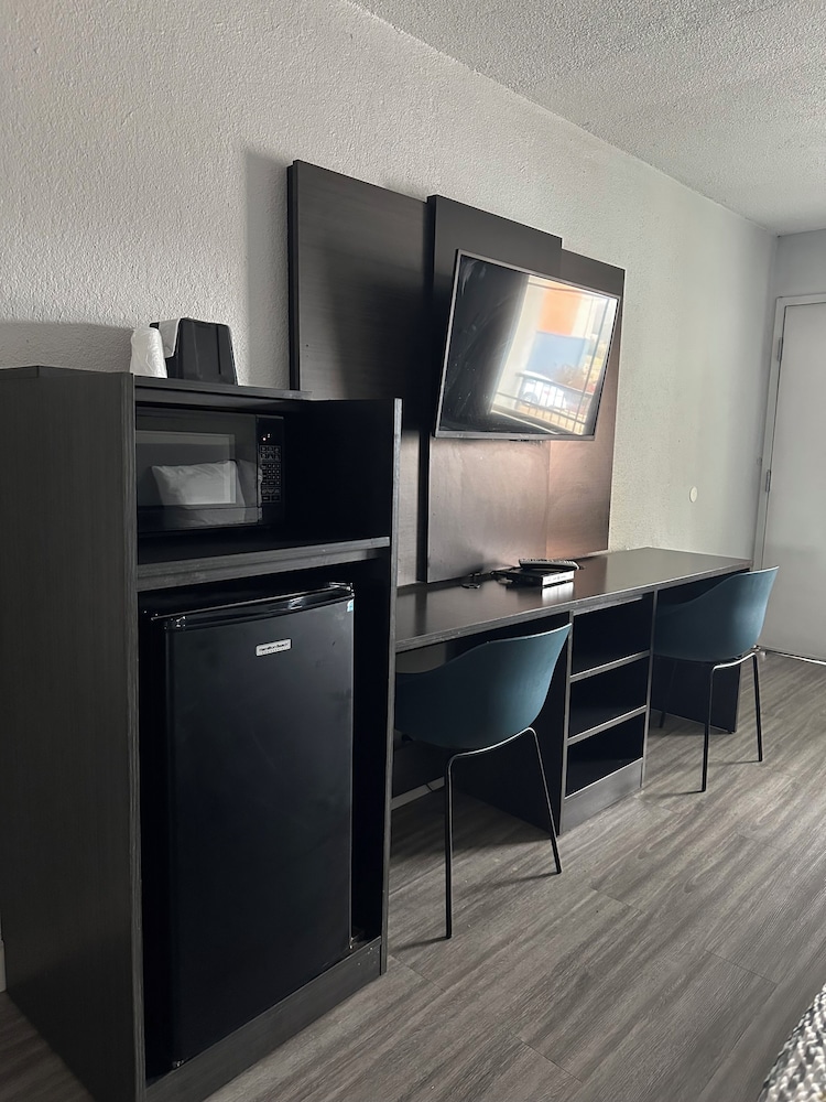Motel 6 Brookhaven MS - photo 12