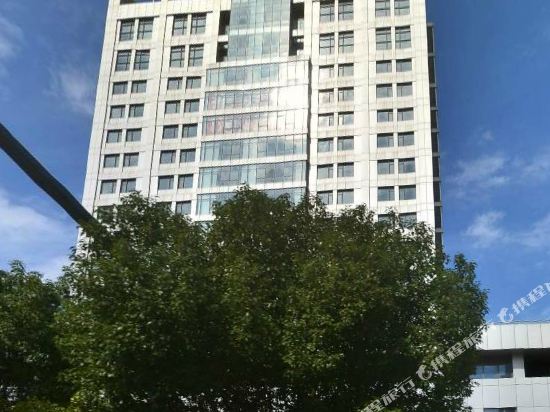 Ji Hotel - carbon neutral hotel in Urumqi