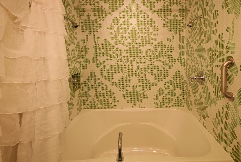 The Roxbury - photo 221