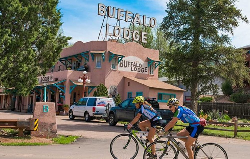 Buffalo Lodge Bicycle Resort - carbon neutral hotel in Colorado Springs