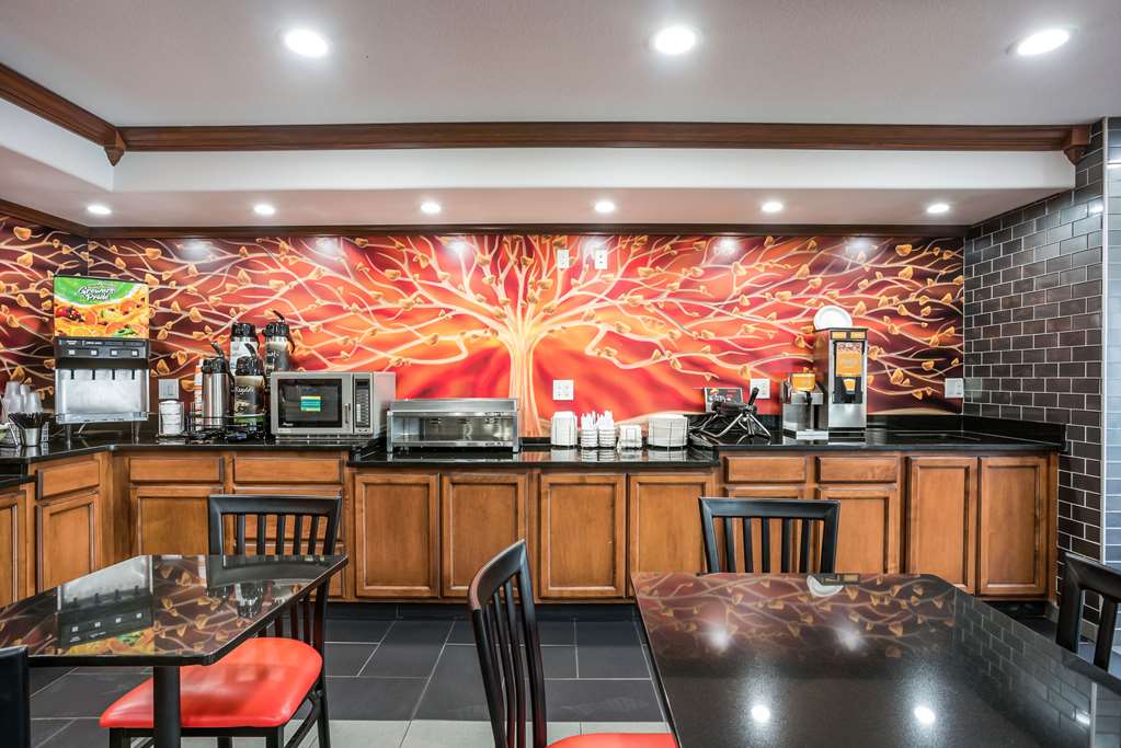 Quality Inn Cedar Rapids South - photo 37