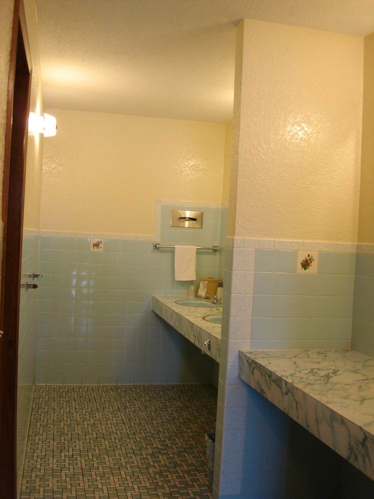 Nevada Inn - photo 24