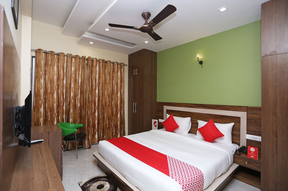 Oyo 23659 Faris Residency Grg1 in Gurgaon, India