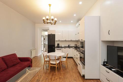 Charming 2BR Apartment in OldTbilisi