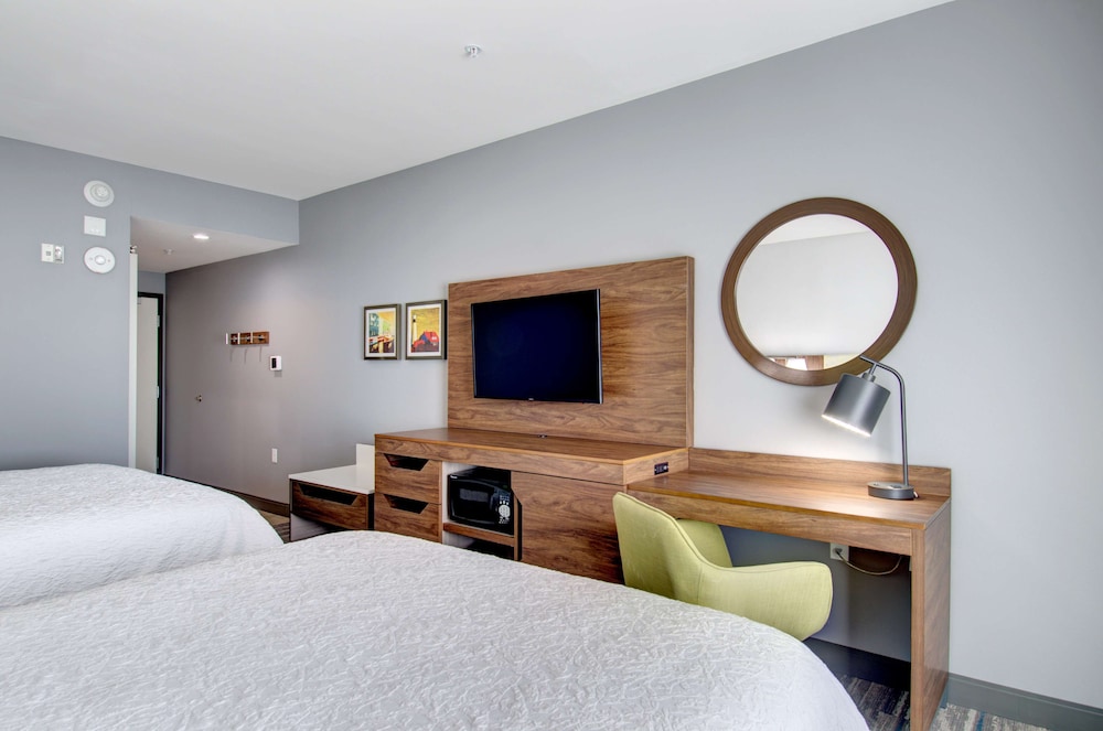 Hampton Inn & Suites Portland West - photo 28