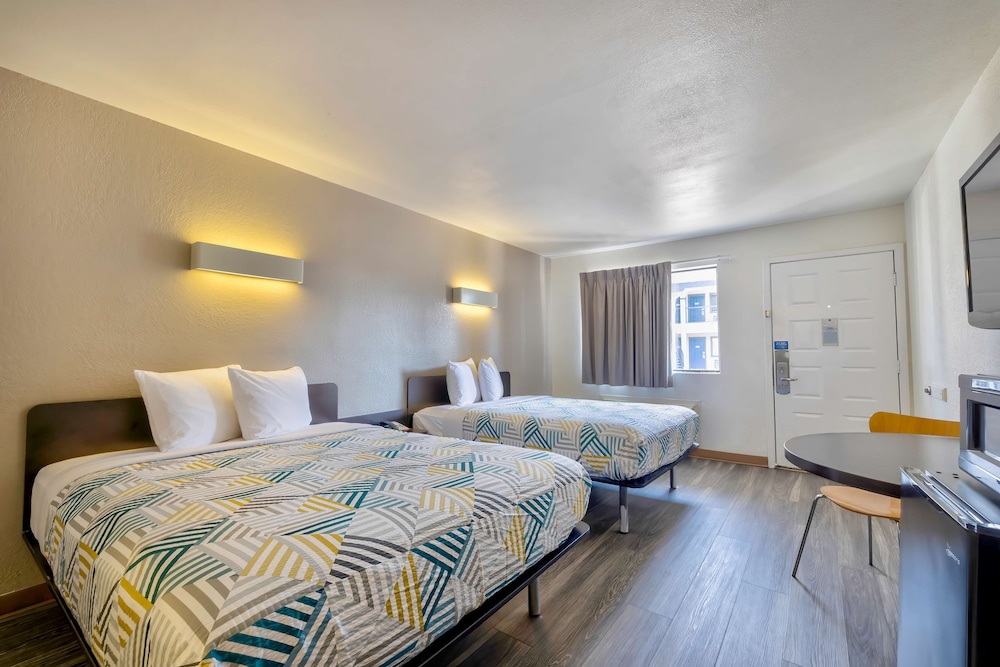 Motel 6 Bryan TX College Station - photo 13