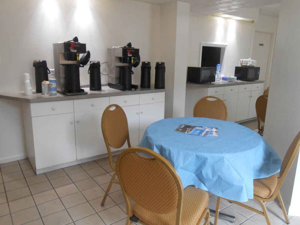 Americas Best Value Inn Williamsburg Lightfoot Area - photo 16