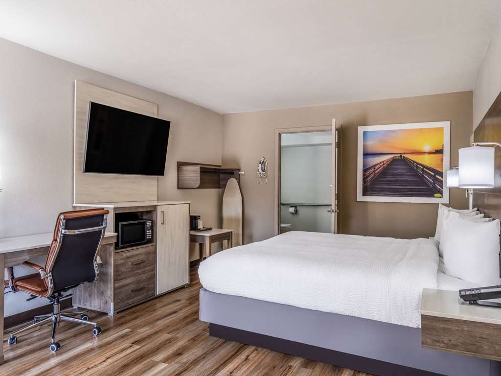 Days Inn by Wyndham Clemson - photo 16