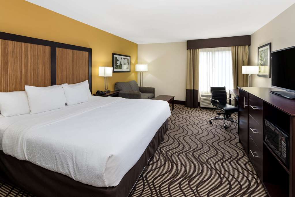 La Quinta Inn & Suites by Wyndham LaGrange I 85 - photo 19