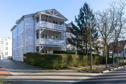 Residenz Prorer Wiek App 7 strandnah mit Balkon by Unsere Urlaubszeit — 4-Star Luxury Hotel in Ostseebad Binz, Germany