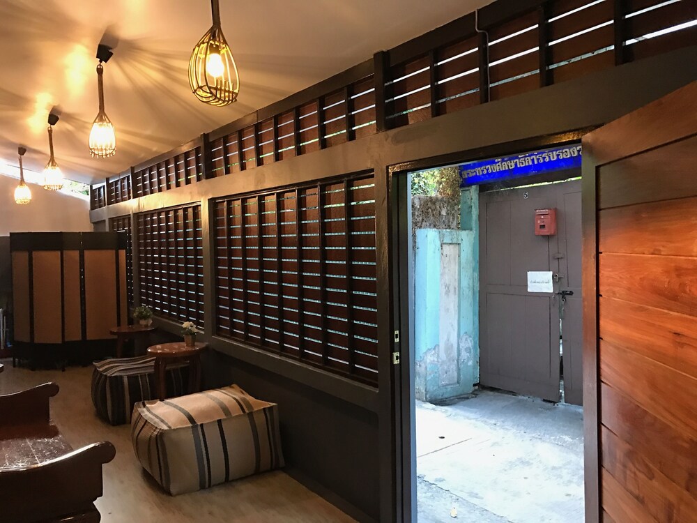 U Night Hostel