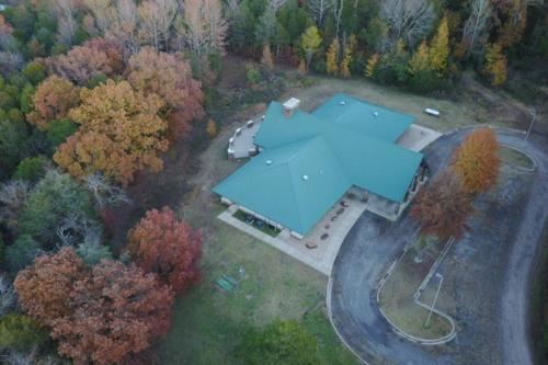 Fireside Lodge at Lost Trails — 4-Star Luxury Hotel in Mulberry, United States