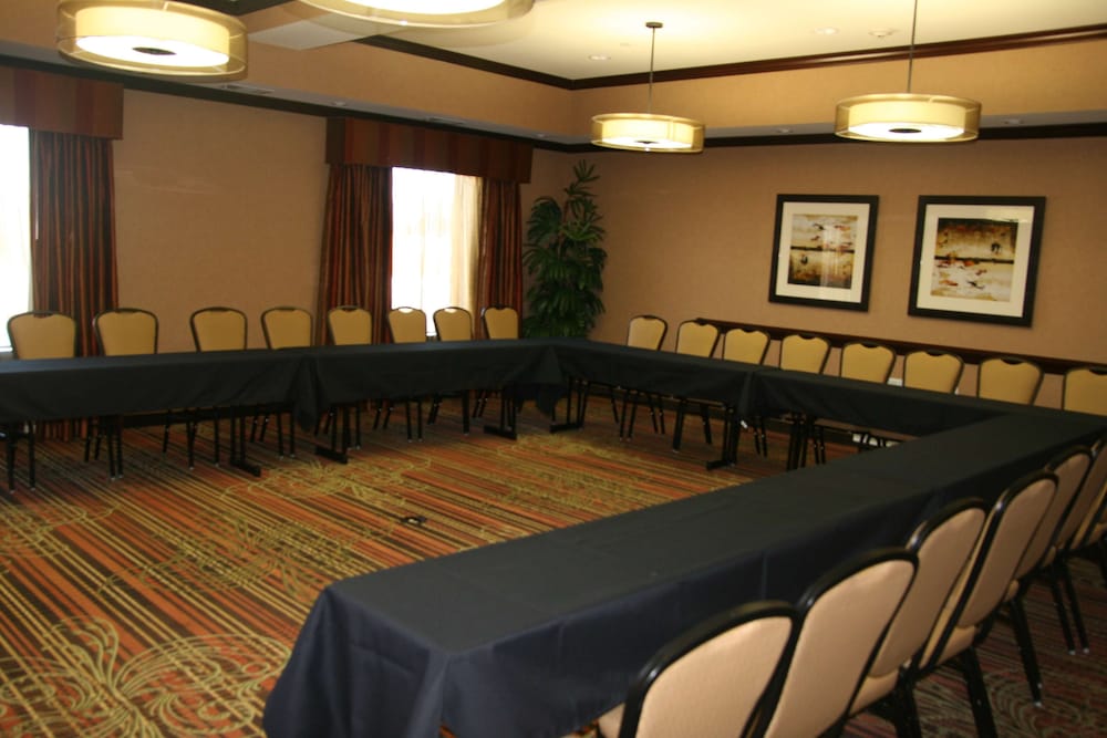 Hampton Inn & Suites New Braunfels - photo 16