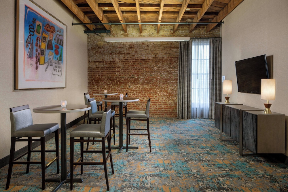 Courtyard by Marriott New Orleans Warehouse Arts District - photo 31