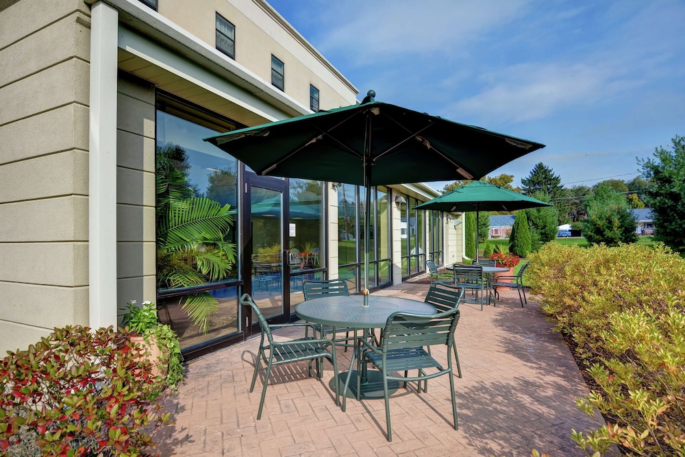 Hampton Inn Sayre - photo 34