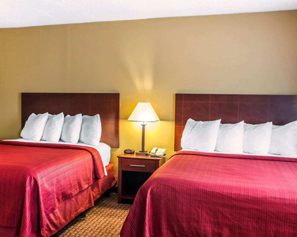 Quality Inn & Suites Davenport near I 80 - photo 9