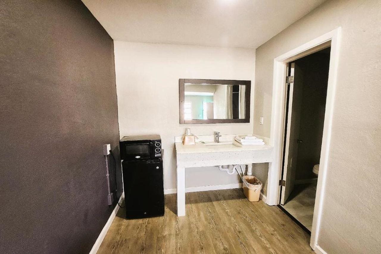 Travel Inn by OYO Hwy 80 Jackson - photo 15