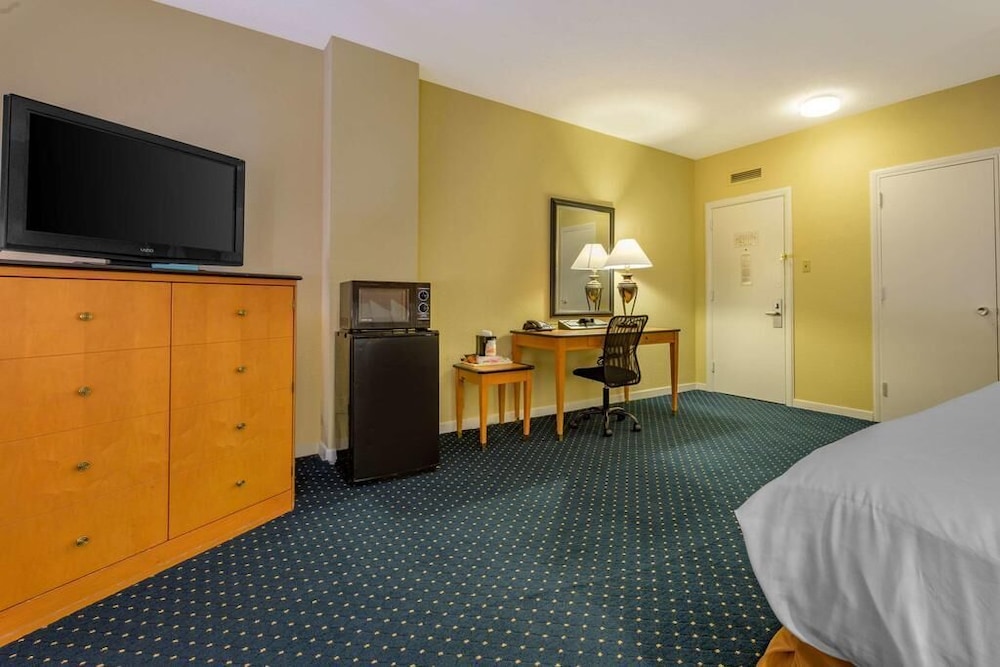 Inn at Lebanon - photo 26