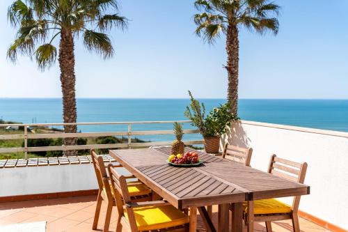 Nativo Big Wave Front Row 2BR Nazaré — 4-Star Luxury Hotel in Nazare, Portugal