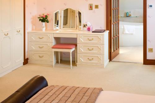 Englewood Lodge — 5-Star Luxury Hotel in Onchan, Isle of Man