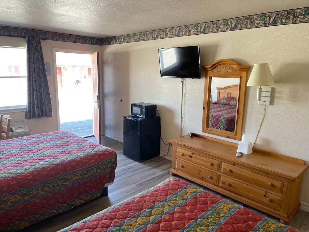 Motel 7 By Oyo Near Phoenix Airport - photo 17